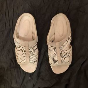 Easy Spirit Womens Traciee Slides Sandals Metallic Snake Flat Heel Slip On 6